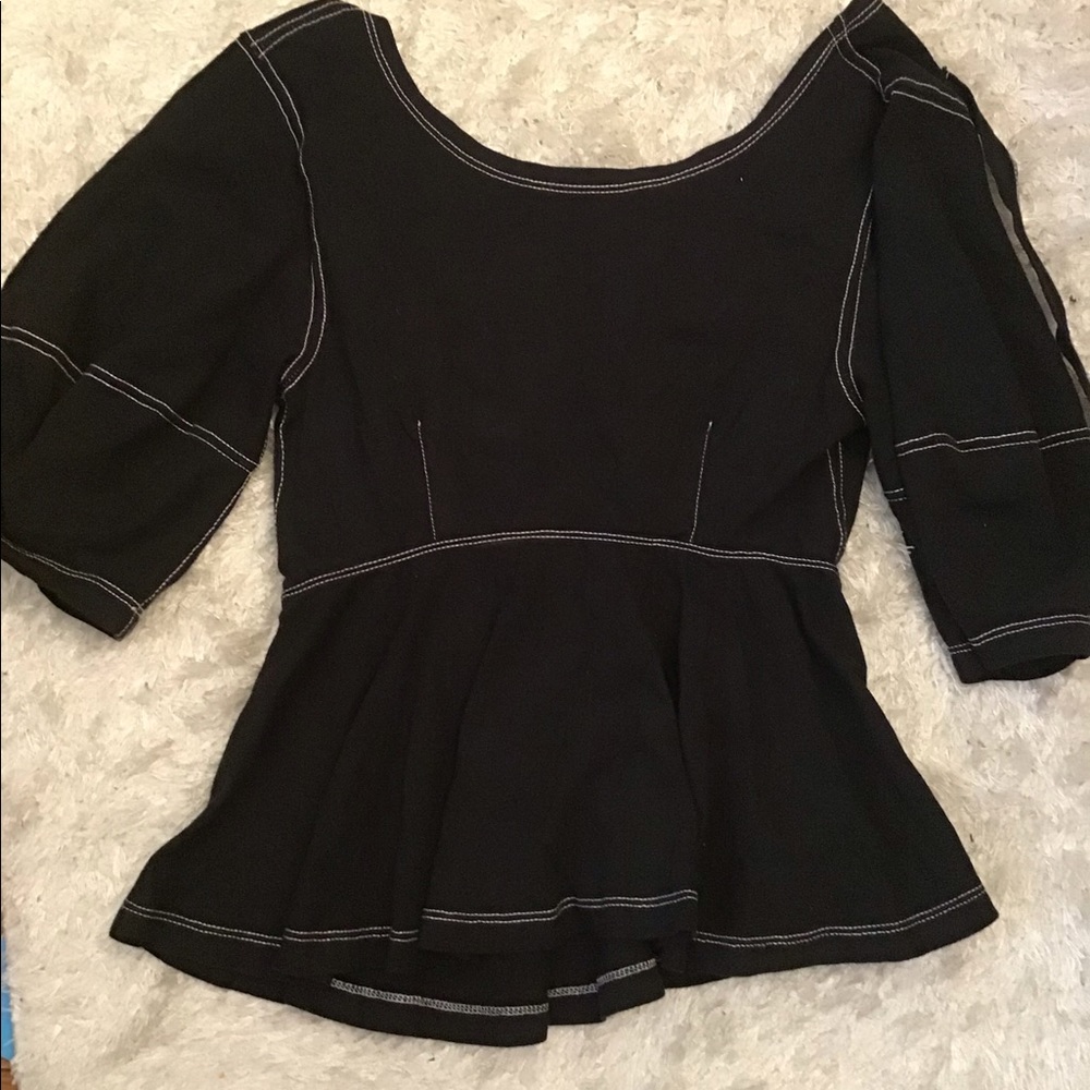 NWOT Puffy sleeves back out peplum top